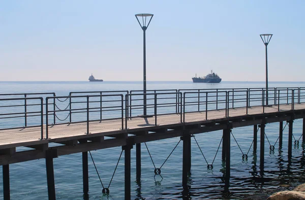 Empty Seaside Pathway Metal Railings Street Lights Front Blue Sky — Stock Photo, Image