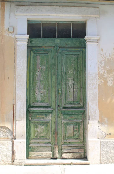 Old Fashioned Shabby Green Wooden Front Door Old Stone Wall — Stock Photo, Image