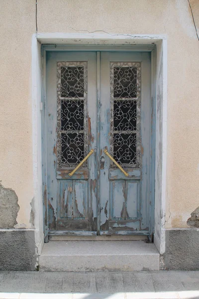 Shabby Old Fasioned Blue Wooden Front Door Glass Panels Metal — Stock Photo, Image