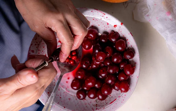 Kemiğin tatlı kirazdan ayrılması