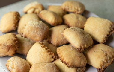 Kyata. Tatlı hamur işleri tabakta