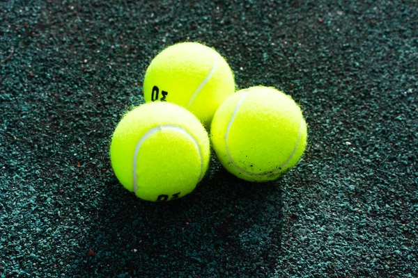 Harita Üzerinde Tenis Topları — Stok fotoğraf