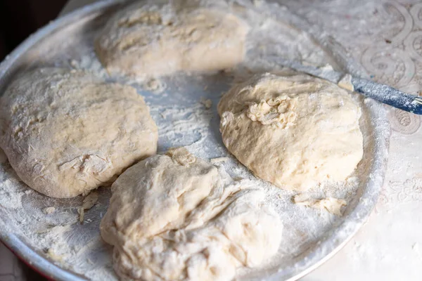 Teig Für Das Weitere Backen Vorbereitet — Stockfoto