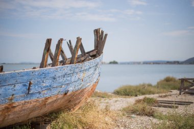 Bir eski terk edilmiş balıkçı teknesi detay