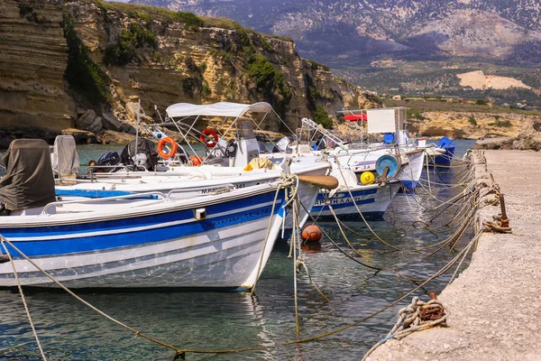 Balıkçı Tekneleri Içinde Küçük Bağlantı Noktası Pessada Köyde Cephalonia Island — Stok fotoğraf