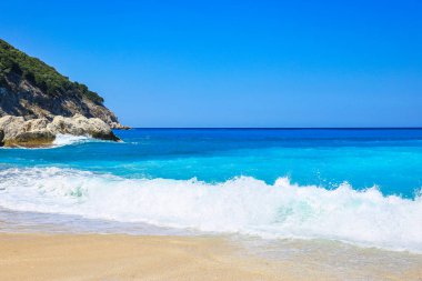 Myrtos plajında dalgalar, Kefalonia Adası, Yunanistan