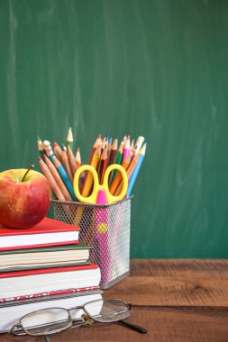 Eğitim veya okul geçmişine geri dön