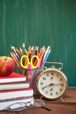 Eğitim veya okul geçmişine geri dön