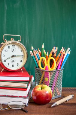 Eğitim veya okul geçmişine geri dön