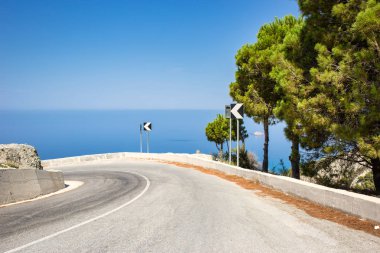 İnanılmaz manzaralı bir yol