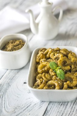 Pesto soslu makarna kase