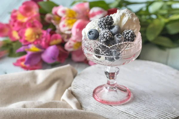 Vanilla Ice Cream Fozen Berries Glass Vase — Stock Photo, Image