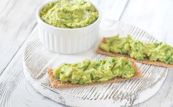 Guacamole sandviçle yakın çekim