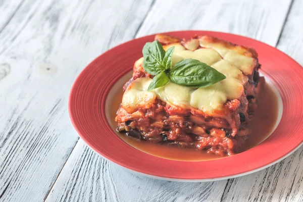 Gedeelte Van Parmigiana Melanzane — Stockfoto