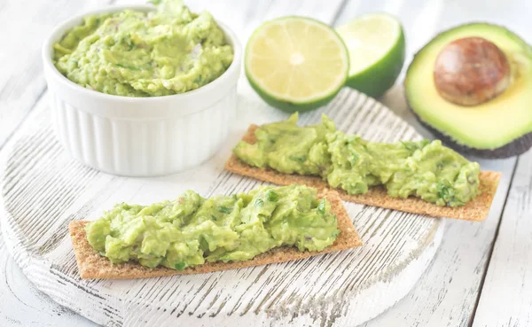 Guacamole sandviçle yakın çekim