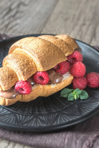 Croissant Chocolate Paste Fresh Raspberries — Stock Photo, Image