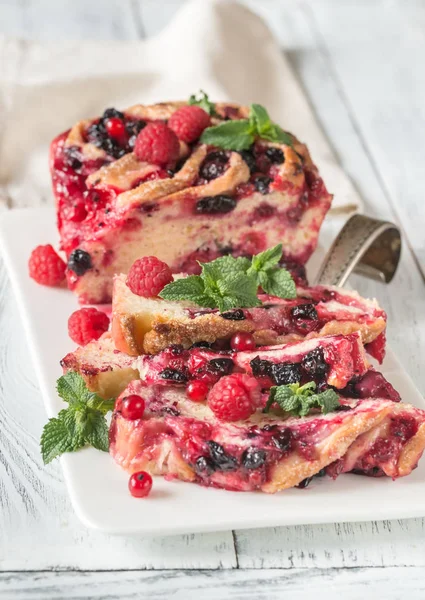 Pastel Con Grosella Negra Roja — Foto de Stock