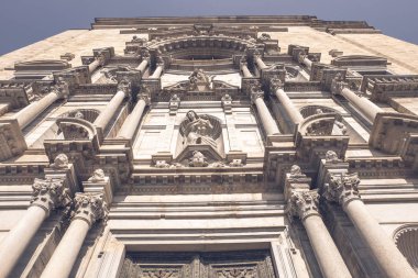 Saint Mary Girona cephe katedral