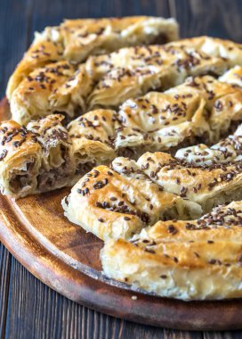 Sarmal phyllo pasta doldurma Dana eti ile