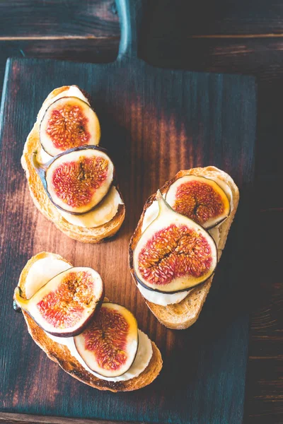 Toasts Cheese Figs — Stock Photo, Image