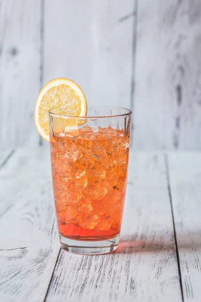 Copo Aperol Spritz Cocktail Fundo Madeira Branca — Fotografia de Stock