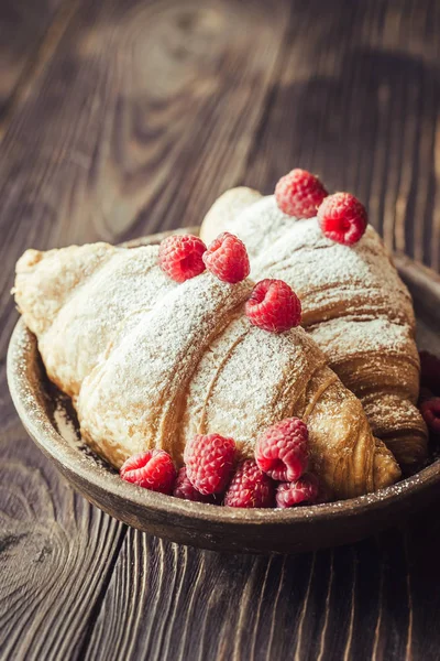 Croissants Fresh Raspberries — Stock Photo, Image