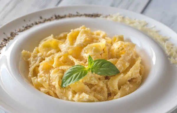 Porção Fettuccine Alfredo — Fotografia de Stock