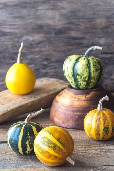 Variété Citrouilles Ornementales Sur Fond Bois — Photo