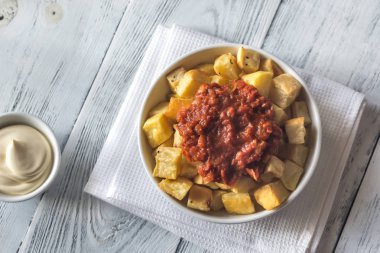 Soslar patatas bravas bölümü