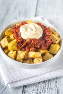 Soslar patatas bravas bölümü