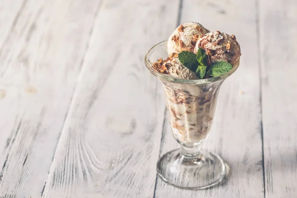 Sorvete Chocolate Com Baunilha Copo Sundae — Fotografia de Stock