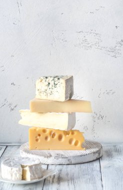 çeşitli peynir türleri