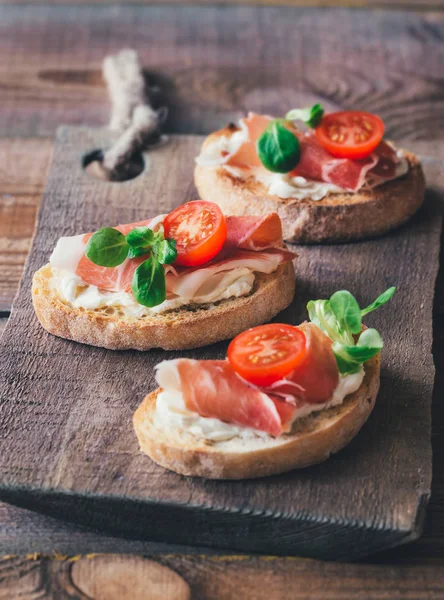 Sandwiches Cream Cheese Ham Wooden Board — Stock Photo, Image