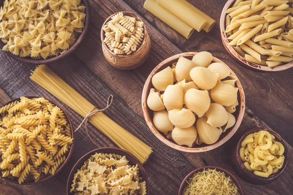 Verschillende Soorten Pasta Witte Achtergrond — Stockfoto