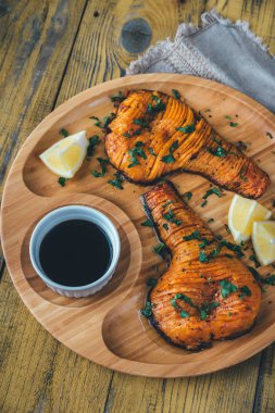 Hasselback Butternut Squash bir tepsi