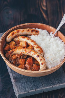 Sosisli Tayland körisi.