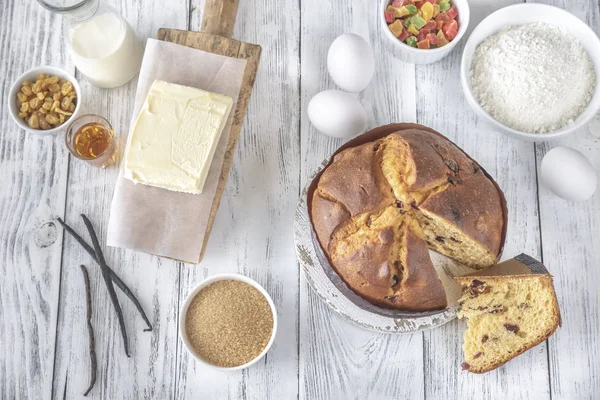 Panettone s přísadami — Stock fotografie