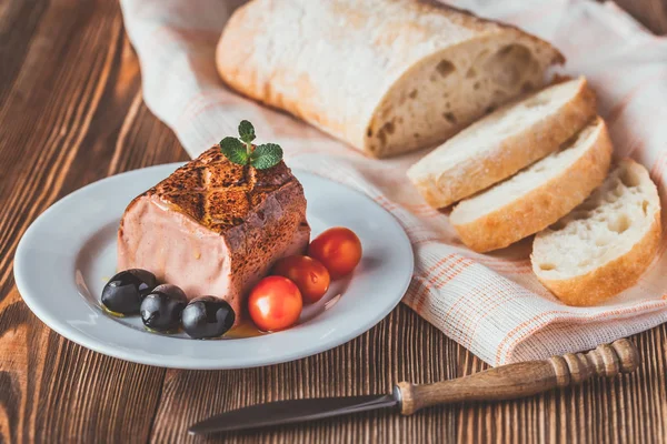 Chicken liver pate on the white plate — Stock Photo, Image