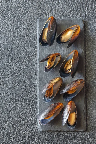 Cozze cotte sulla tavola — Foto Stock