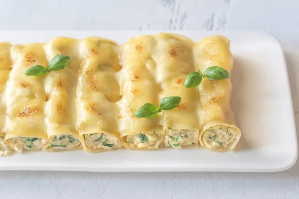 Cannelloni recheado com ricota — Fotografia de Stock