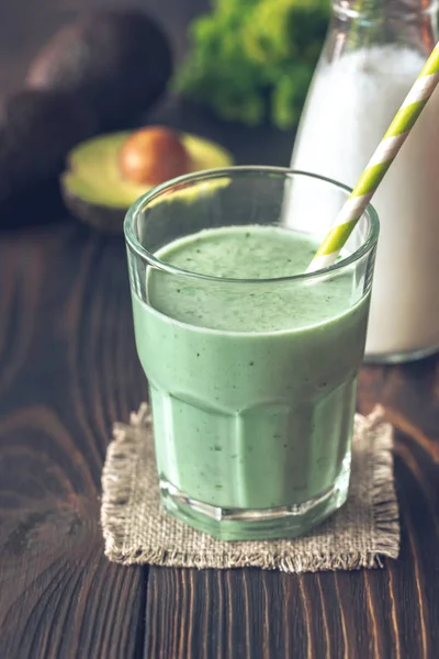 Smoothie aus Avocado und Kokosmilch — Stockfoto