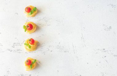 Domates ile RAW Fettuccine