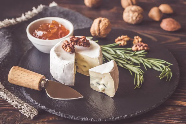 Cambozola cheese close-up — Stock Photo, Image