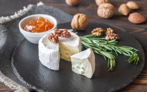 Cambozola cheese close-up — Stock Photo, Image