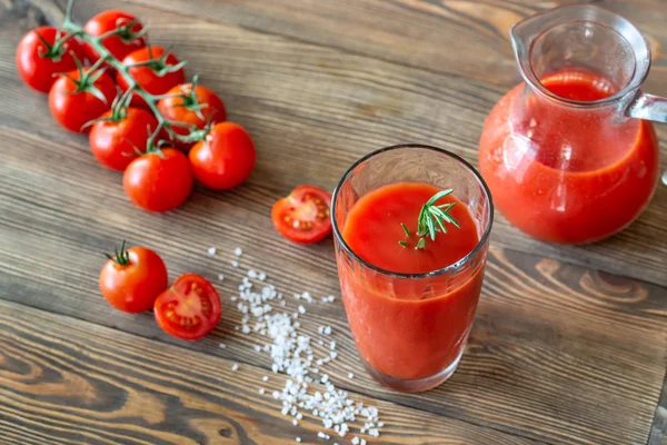 トマト ジュースのガラス — ストック写真