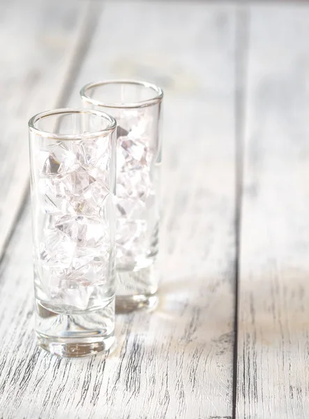 Vasos de chupito con hielo picado — Foto de Stock