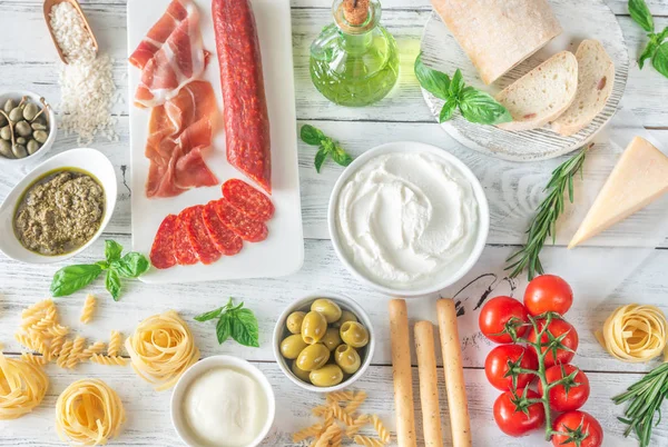 Sortimento de alimentos italianos — Fotografia de Stock