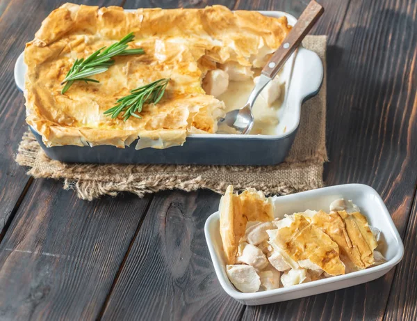 Torta de frango com filo — Fotografia de Stock