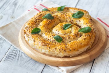 Phyllo pasta feta ile doldurulmuş