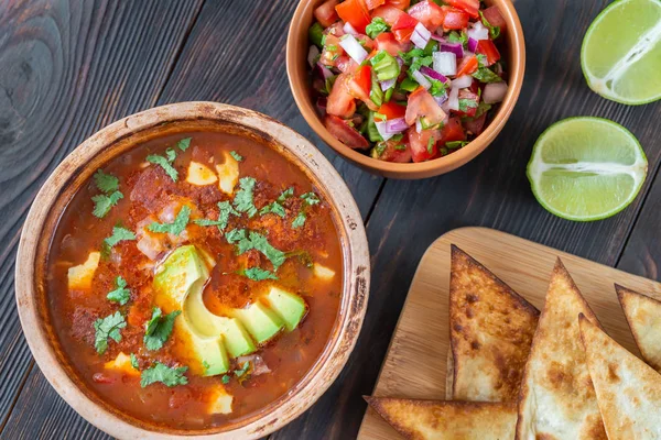 Ciotola di zuppa messicana piccante — Foto Stock